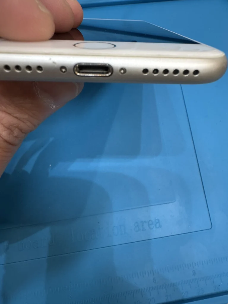 iPhone7 ドックコネクター交換修理 東近江市